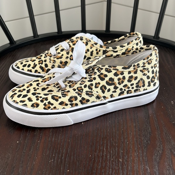 NWOT - gigil - Chetah Canvas Shoes - Size 13 - Picture 4 of 6